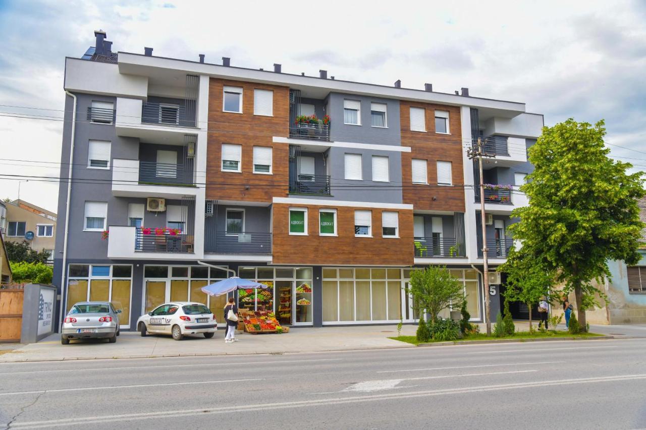 Apartman Nina สเรมสกา มิโตรวิตซา ภายนอก รูปภาพ